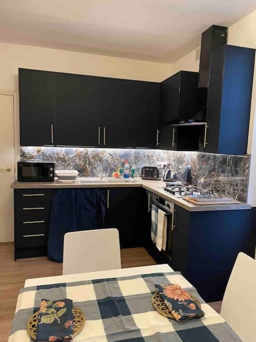 Ferienwohnung West London Stunning Garden Flat - Period Features Exterior foto